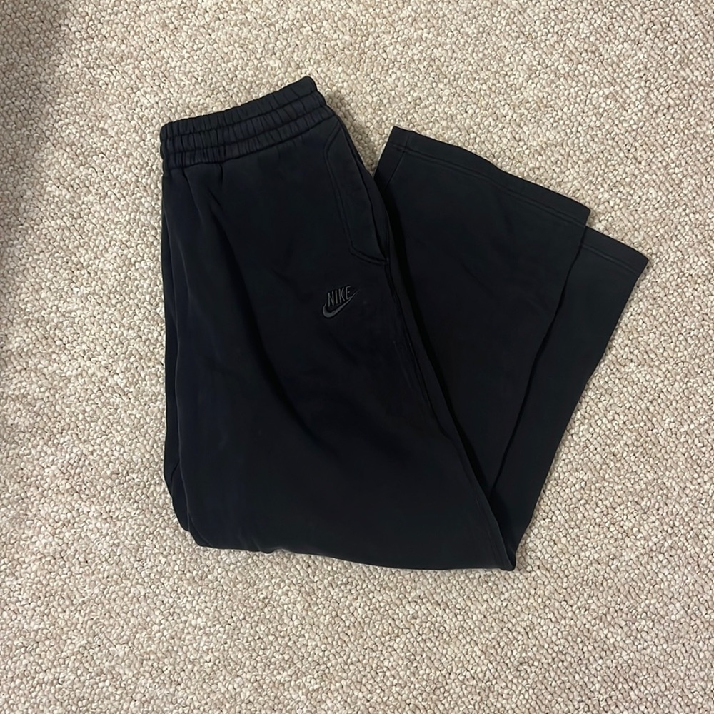 NIKE Sweatpants